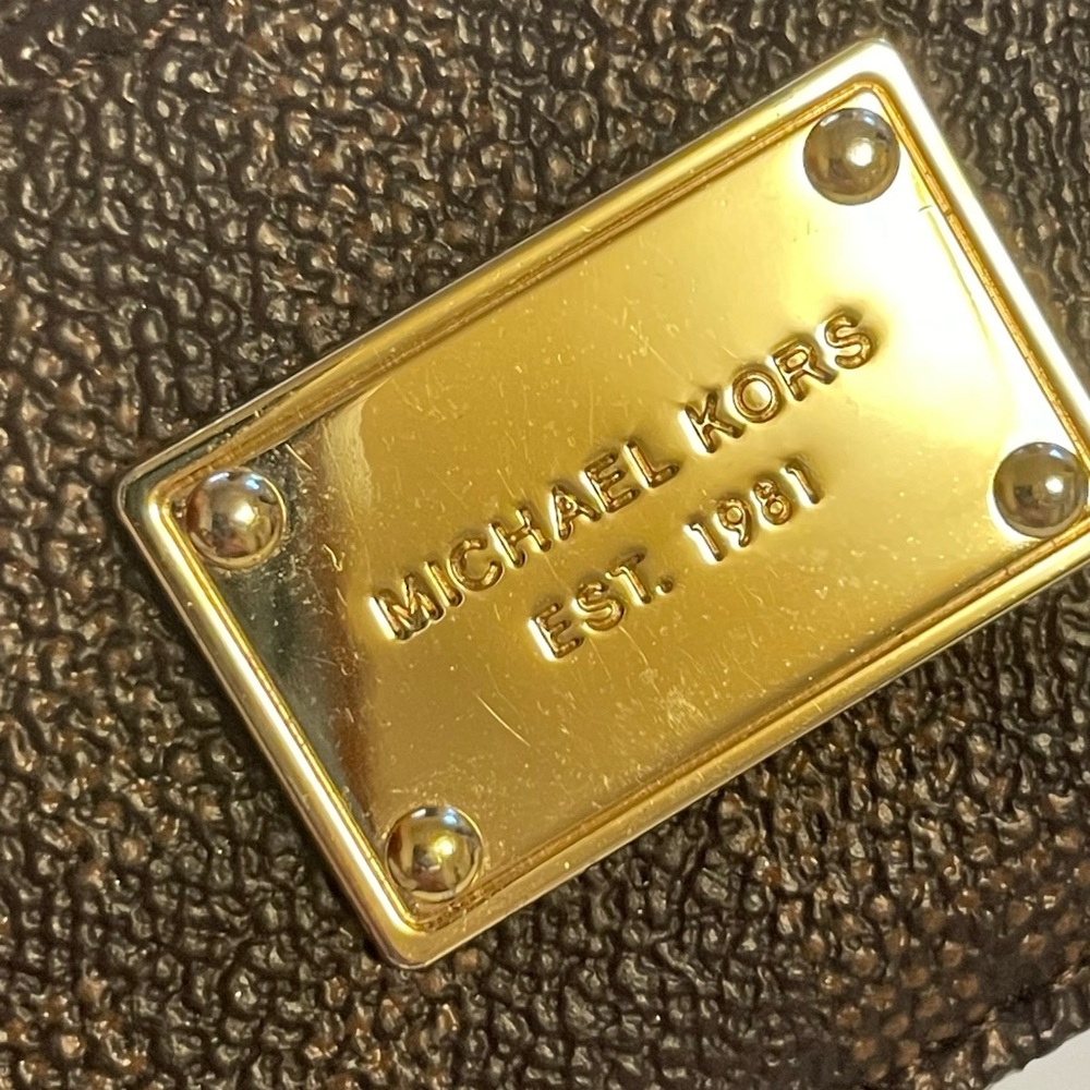 Michael Kors Card Holder - Picture 4 of 4